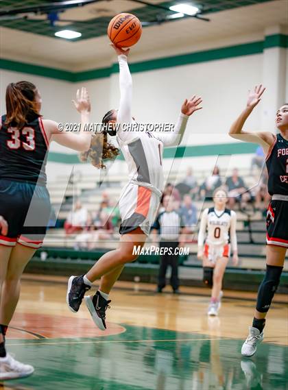 Thumbnail 1 in Winter Park vs. Forsyth Central (Sandestin Christmas Classic) photogallery.