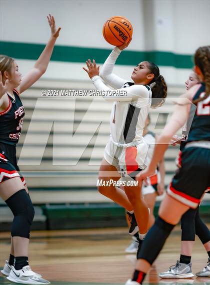 Thumbnail 3 in Winter Park vs. Forsyth Central (Sandestin Christmas Classic) photogallery.