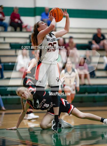 Thumbnail 3 in Winter Park vs. Forsyth Central (Sandestin Christmas Classic) photogallery.