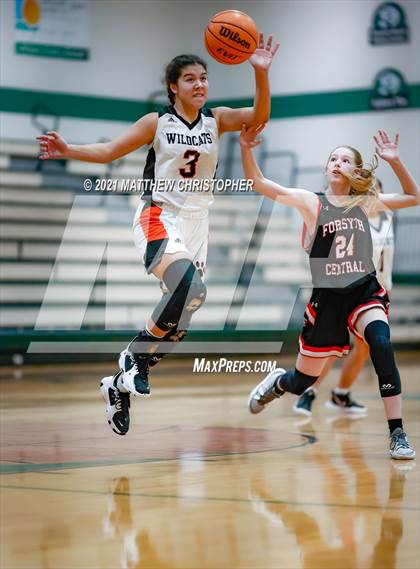 Thumbnail 3 in Winter Park vs. Forsyth Central (Sandestin Christmas Classic) photogallery.
