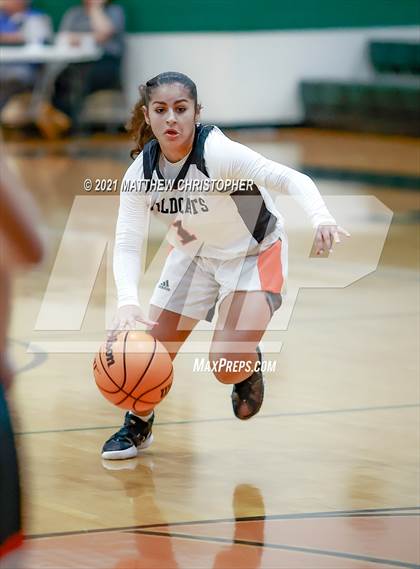 Thumbnail 1 in Winter Park vs. Forsyth Central (Sandestin Christmas Classic) photogallery.