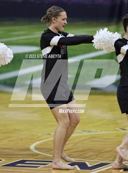 Thumbnail 2 in Riverdale Ridge CHSAA Spirit Poms photogallery.