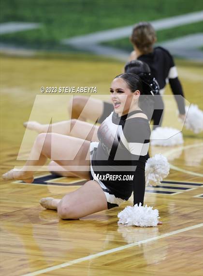 Thumbnail 1 in Riverdale Ridge CHSAA Spirit Poms photogallery.