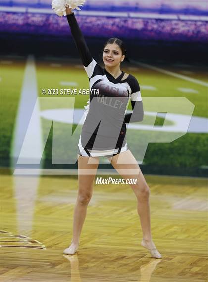 Thumbnail 1 in Riverdale Ridge CHSAA Spirit Poms photogallery.