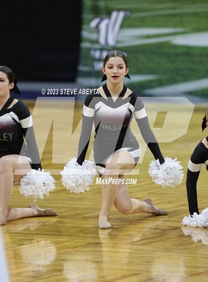 Thumbnail 2 in Riverdale Ridge CHSAA Spirit Poms photogallery.