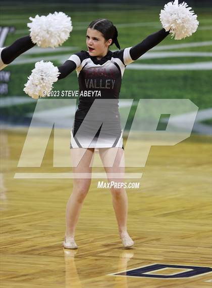 Thumbnail 1 in Riverdale Ridge CHSAA Spirit Poms photogallery.
