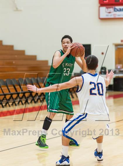 Thumbnail 1 in St. Mary's vs. Serra (Catholic School Winter Classic) photogallery.