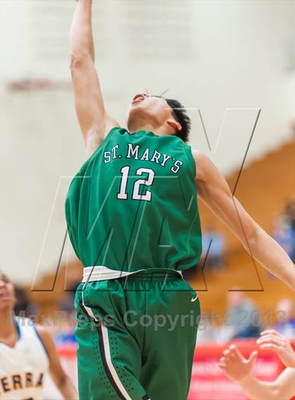 Thumbnail 3 in St. Mary's vs. Serra (Catholic School Winter Classic) photogallery.