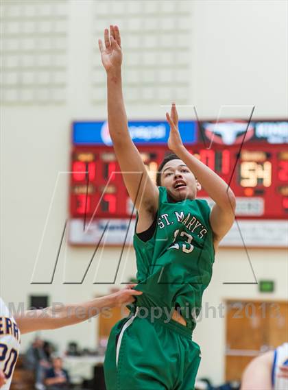 Thumbnail 2 in St. Mary's vs. Serra (Catholic School Winter Classic) photogallery.