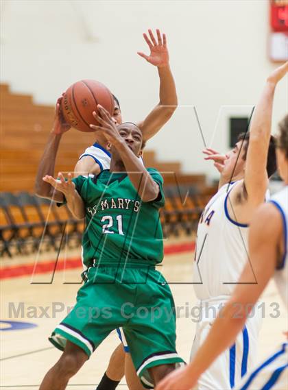 Thumbnail 1 in St. Mary's vs. Serra (Catholic School Winter Classic) photogallery.