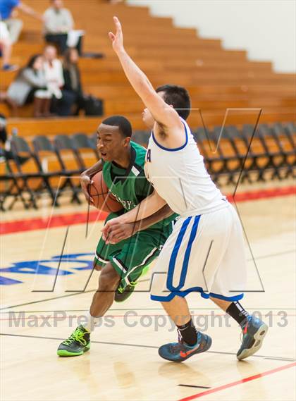 Thumbnail 1 in St. Mary's vs. Serra (Catholic School Winter Classic) photogallery.