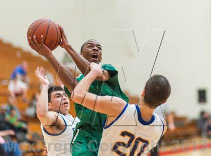 Thumbnail 2 in St. Mary's vs. Serra (Catholic School Winter Classic) photogallery.