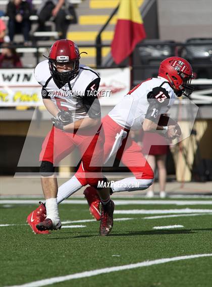 Thumbnail 1 in Hoxie vs St. Paul (KSHSAA 8M D1 Final) photogallery.