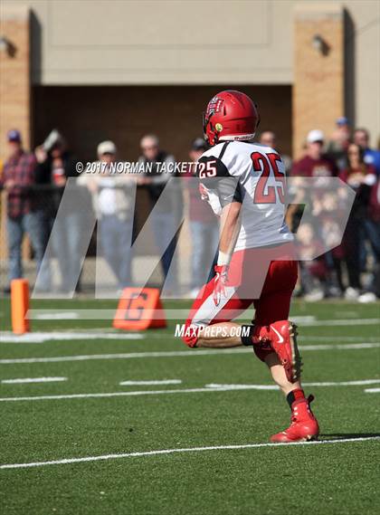 Thumbnail 3 in Hoxie vs St. Paul (KSHSAA 8M D1 Final) photogallery.