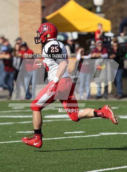 Thumbnail 1 in Hoxie vs St. Paul (KSHSAA 8M D1 Final) photogallery.