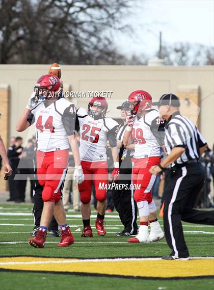 Thumbnail 1 in Hoxie vs St. Paul (KSHSAA 8M D1 Final) photogallery.