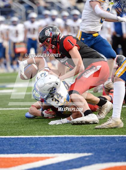 Thumbnail 1 in Pahranagat Valley vs Tonopah (NIAA 1A Final) photogallery.