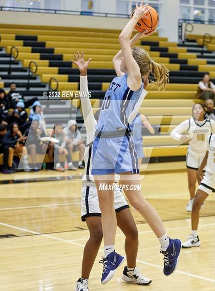 Thumbnail 1 in Lovett @ McDonough photogallery.