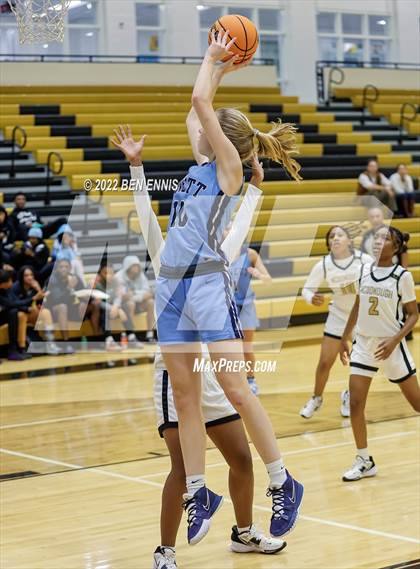 Thumbnail 2 in Lovett @ McDonough photogallery.