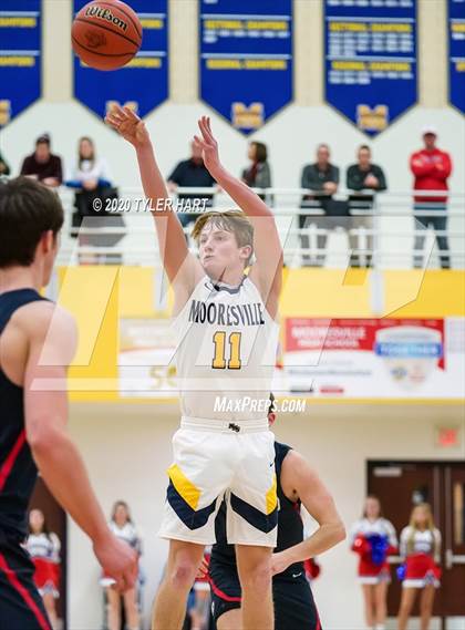 Thumbnail 1 in Mooresville vs. Plainfield (IHSAA 4A Sectional Semifinal) photogallery.
