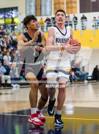 Thumbnail 3 in Mooresville vs. Plainfield (IHSAA 4A Sectional Semifinal) photogallery.