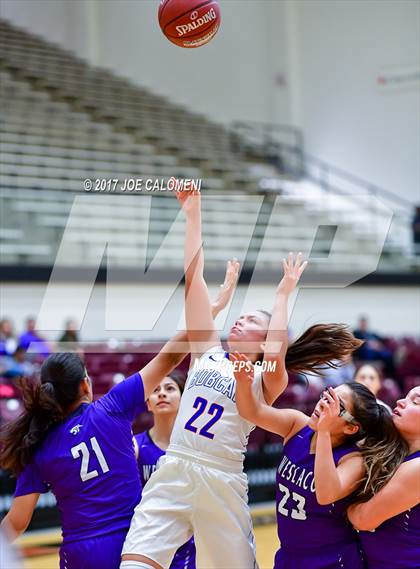 Thumbnail 3 in Weslaco vs Edinburg (NEISD Invitational) photogallery.