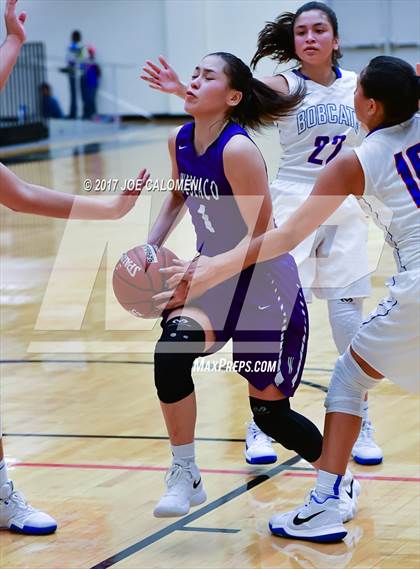 Thumbnail 2 in Weslaco vs Edinburg (NEISD Invitational) photogallery.