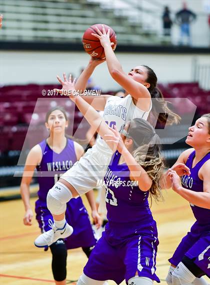 Thumbnail 2 in Weslaco vs Edinburg (NEISD Invitational) photogallery.