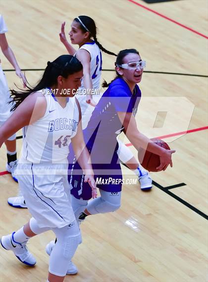 Thumbnail 2 in Weslaco vs Edinburg (NEISD Invitational) photogallery.