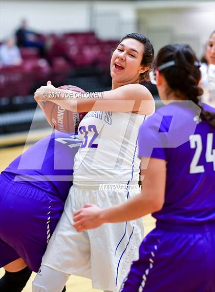 Thumbnail 2 in Weslaco vs Edinburg (NEISD Invitational) photogallery.