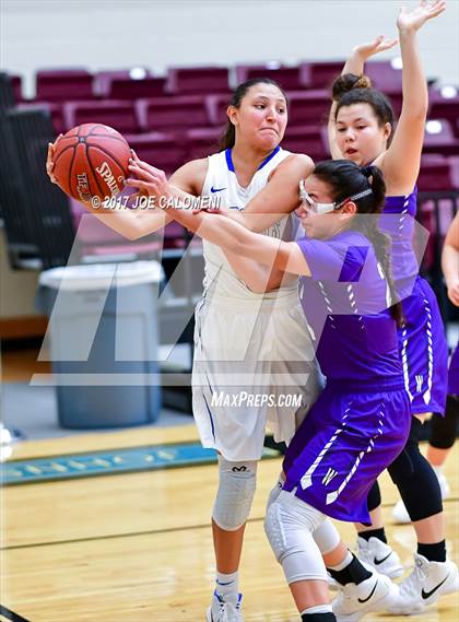 Thumbnail 3 in Weslaco vs Edinburg (NEISD Invitational) photogallery.