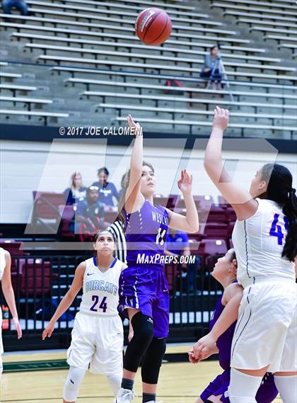 Thumbnail 1 in Weslaco vs Edinburg (NEISD Invitational) photogallery.
