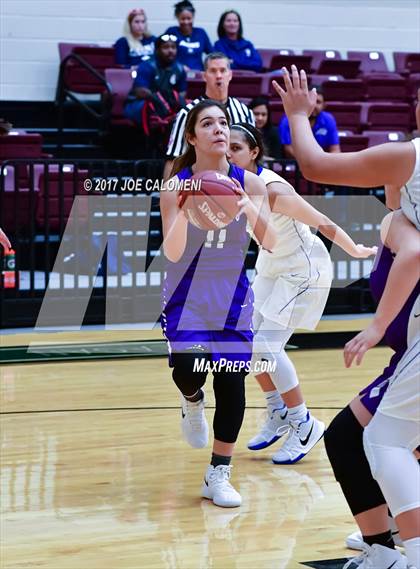 Thumbnail 1 in Weslaco vs Edinburg (NEISD Invitational) photogallery.