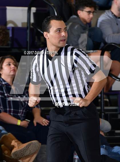 Thumbnail 3 in St. Patrick-St. Vincent vs. Pleasant Valley (St. Hope Elite Classic) photogallery.
