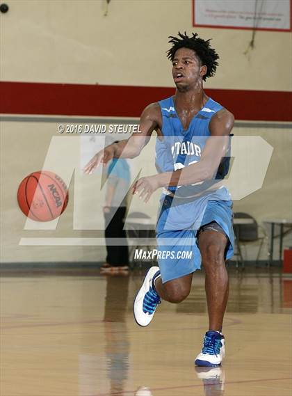 Thumbnail 3 in Mira Loma vs. Sacramento Country Day (Viking Classic) photogallery.