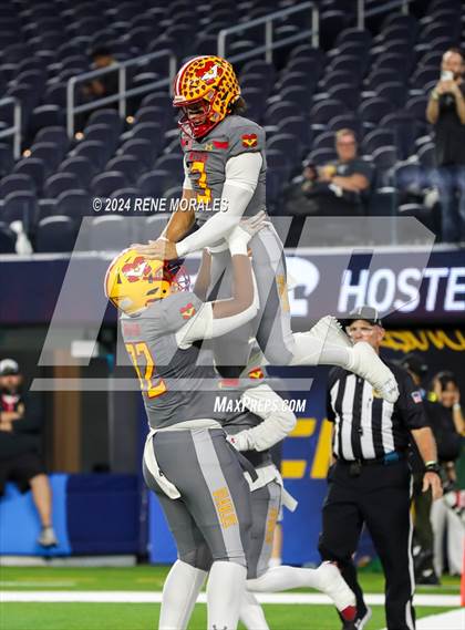 Thumbnail 2 in Long Beach Poly vs Mission Viejo photogallery.