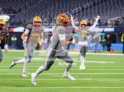 Thumbnail 3 in Long Beach Poly vs Mission Viejo photogallery.