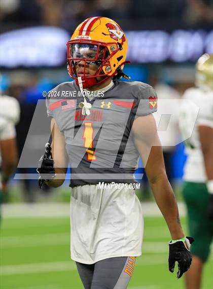 Thumbnail 2 in Long Beach Poly vs Mission Viejo photogallery.