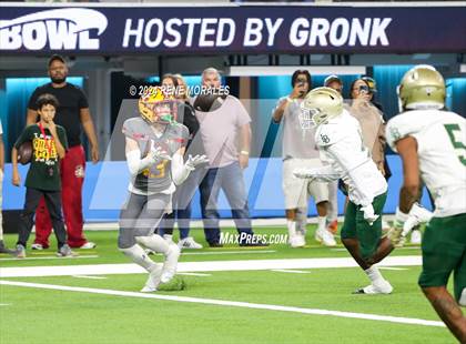 Thumbnail 2 in Long Beach Poly vs Mission Viejo photogallery.