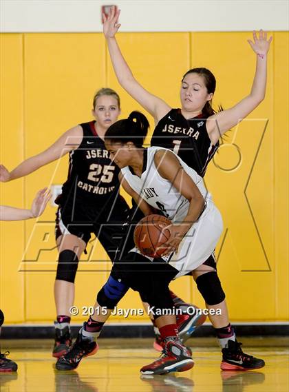 Thumbnail 1 in Bishop Montgomery vs. JSerra Catholic (CIF D4AA Final) photogallery.