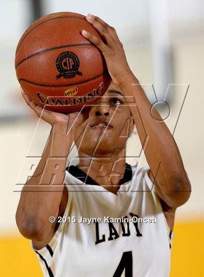 Thumbnail 2 in Bishop Montgomery vs. JSerra Catholic (CIF D4AA Final) photogallery.
