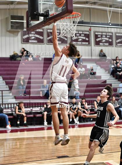 Thumbnail 2 in Gans vs Warner (OSSAA 2A District Final)   photogallery.