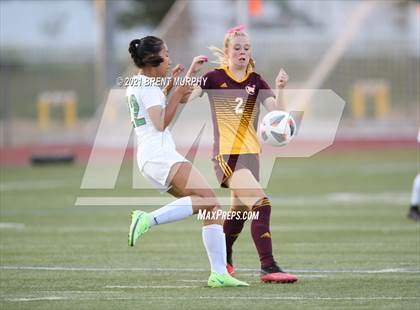 Thumbnail 3 in Niwot @ Windsor (CHSAA 4A Playoffs - Rd 1) photogallery.