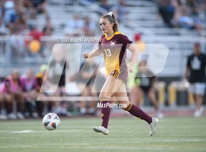 Thumbnail 3 in Niwot @ Windsor (CHSAA 4A Playoffs - Rd 1) photogallery.