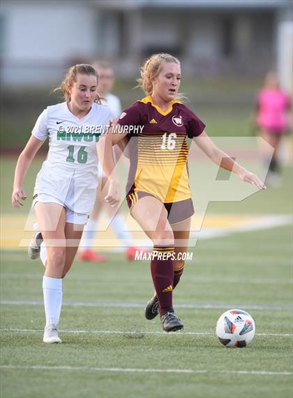 Thumbnail 1 in Niwot @ Windsor (CHSAA 4A Playoffs - Rd 1) photogallery.