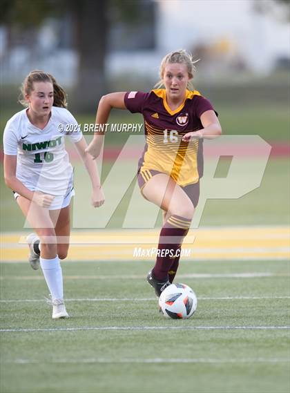 Thumbnail 3 in Niwot @ Windsor (CHSAA 4A Playoffs - Rd 1) photogallery.