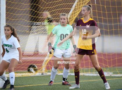 Thumbnail 1 in Niwot @ Windsor (CHSAA 4A Playoffs - Rd 1) photogallery.