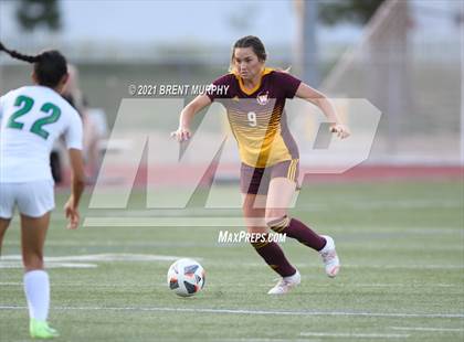 Thumbnail 1 in Niwot @ Windsor (CHSAA 4A Playoffs - Rd 1) photogallery.