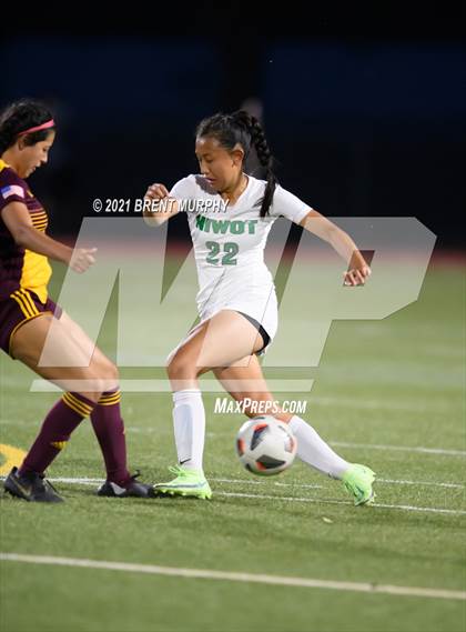 Thumbnail 2 in Niwot @ Windsor (CHSAA 4A Playoffs - Rd 1) photogallery.