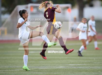 Thumbnail 3 in Niwot @ Windsor (CHSAA 4A Playoffs - Rd 1) photogallery.